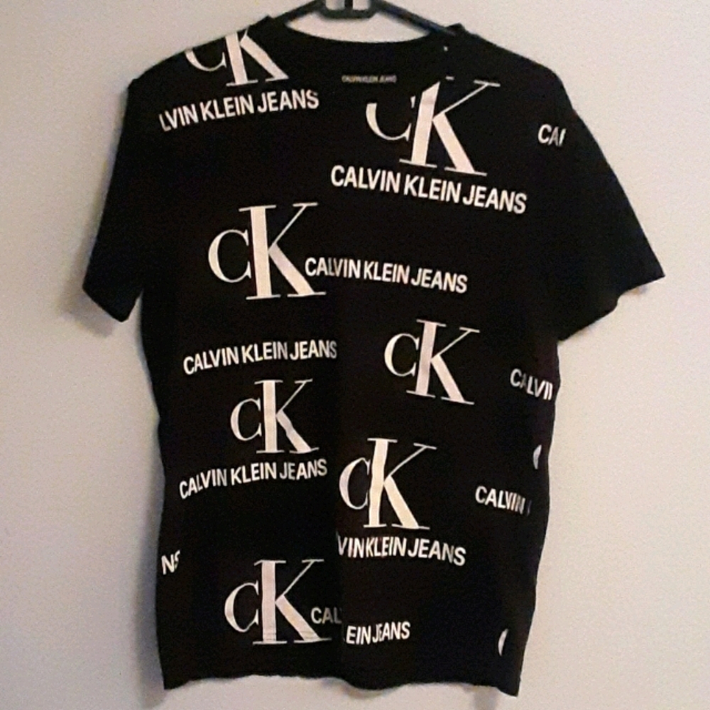 Calvin Klein tee shirt